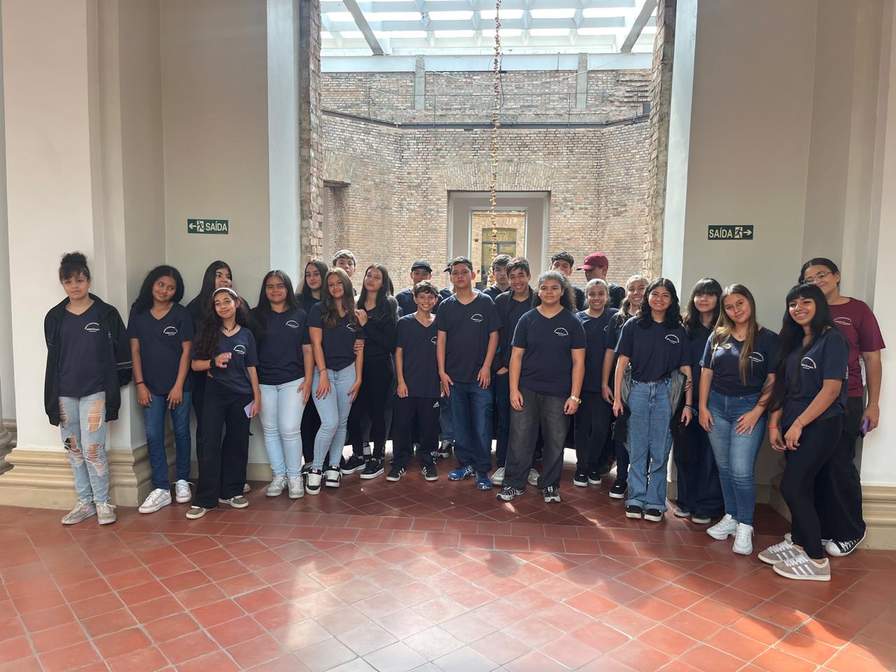 TRANSFORMANDO O FUTURO rtyrtytyuu